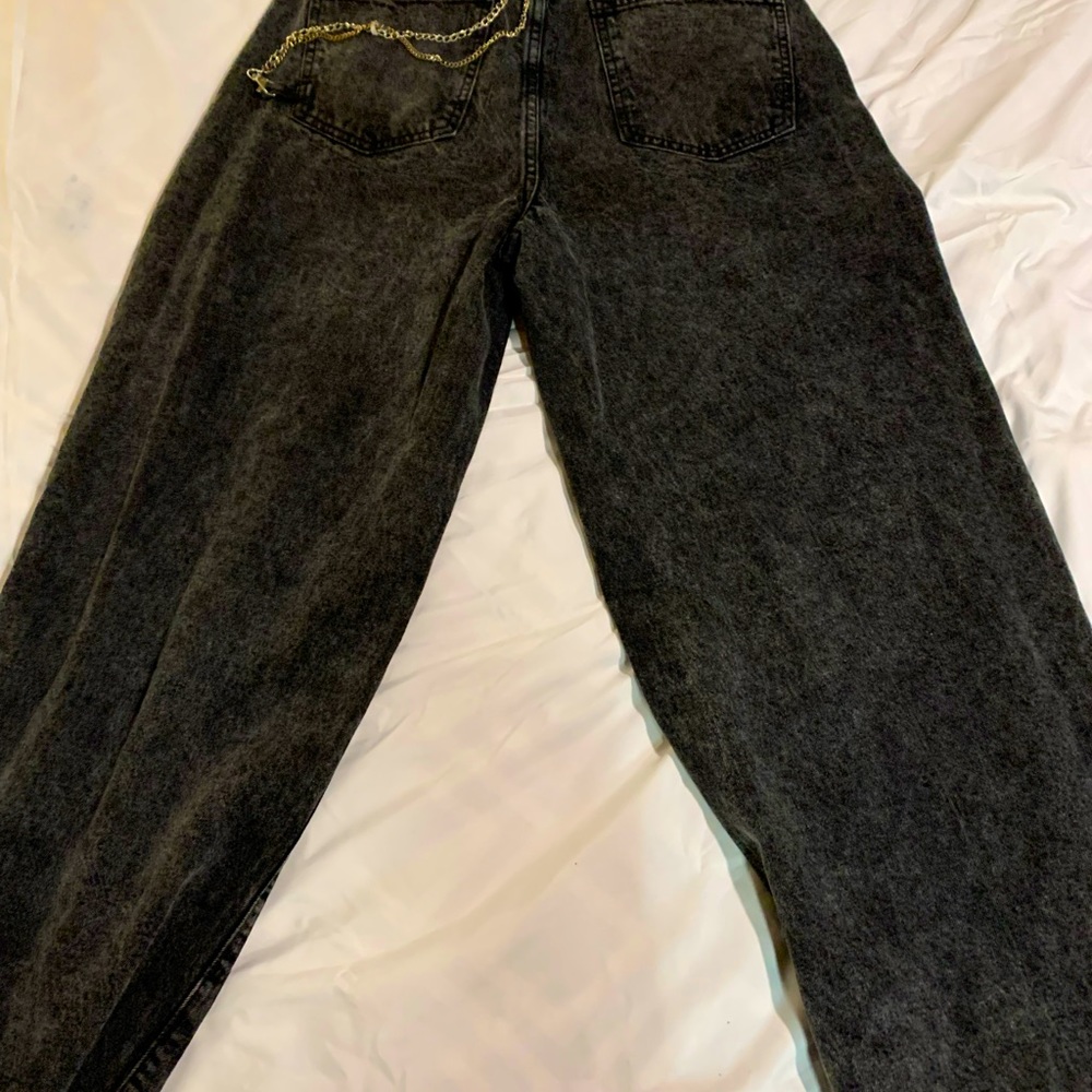 American Bazi jeans size M has one beltloop thats broke, in good shape